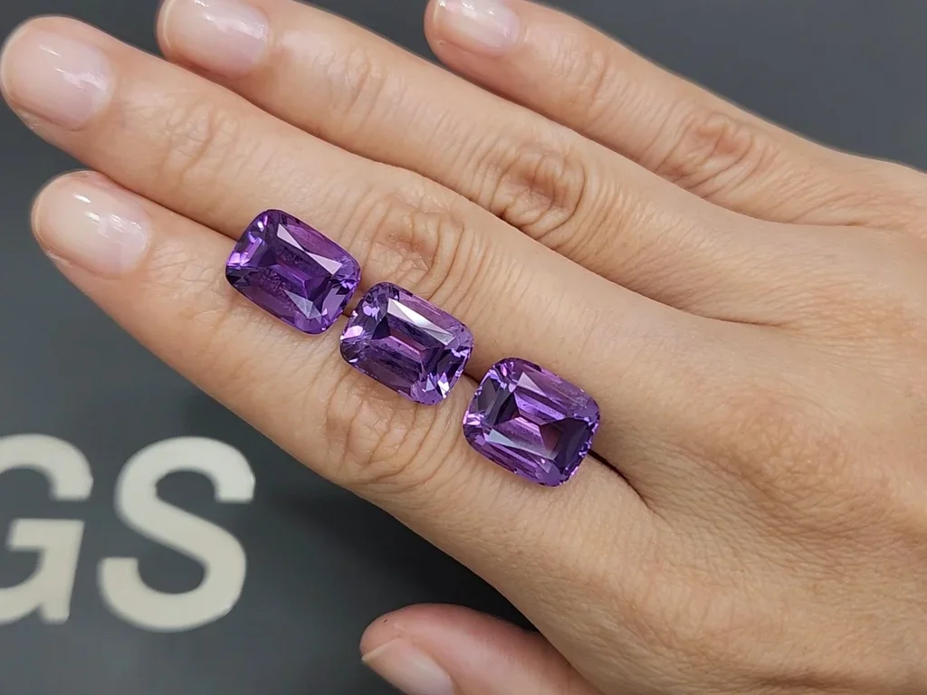 Сет из аметистов в огранке кушон 19,20 карата  Изображение №2