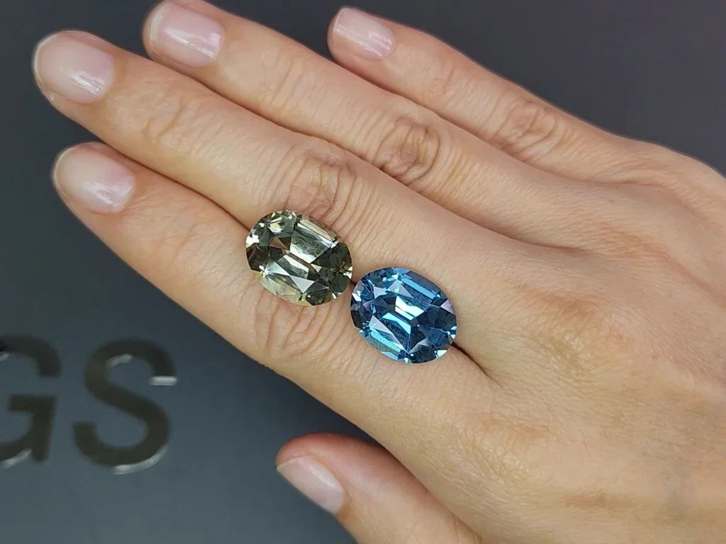 Контрастная пара из Sky blue topaz и празиолита (зеленого кварца) в высокоточной огранке овал 19,48 карата  Изображение №2