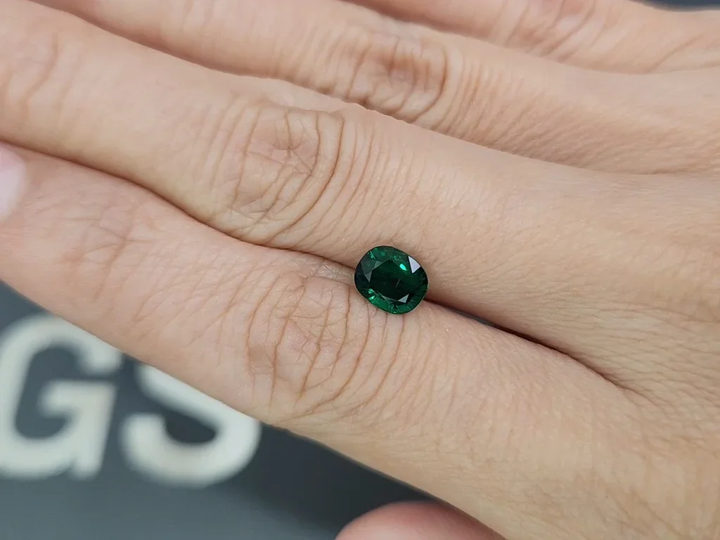 Изумруд Vivid Green в огранке кушон 0,93 карата, Панджшер Изображение №2