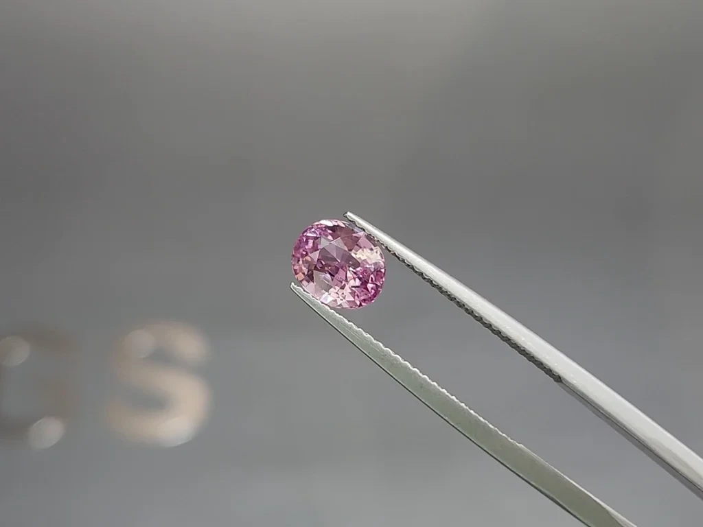 Негретый сапфир Baby Pink в огранке овал 2,05 карат, Шри-Ланка Изображение №3