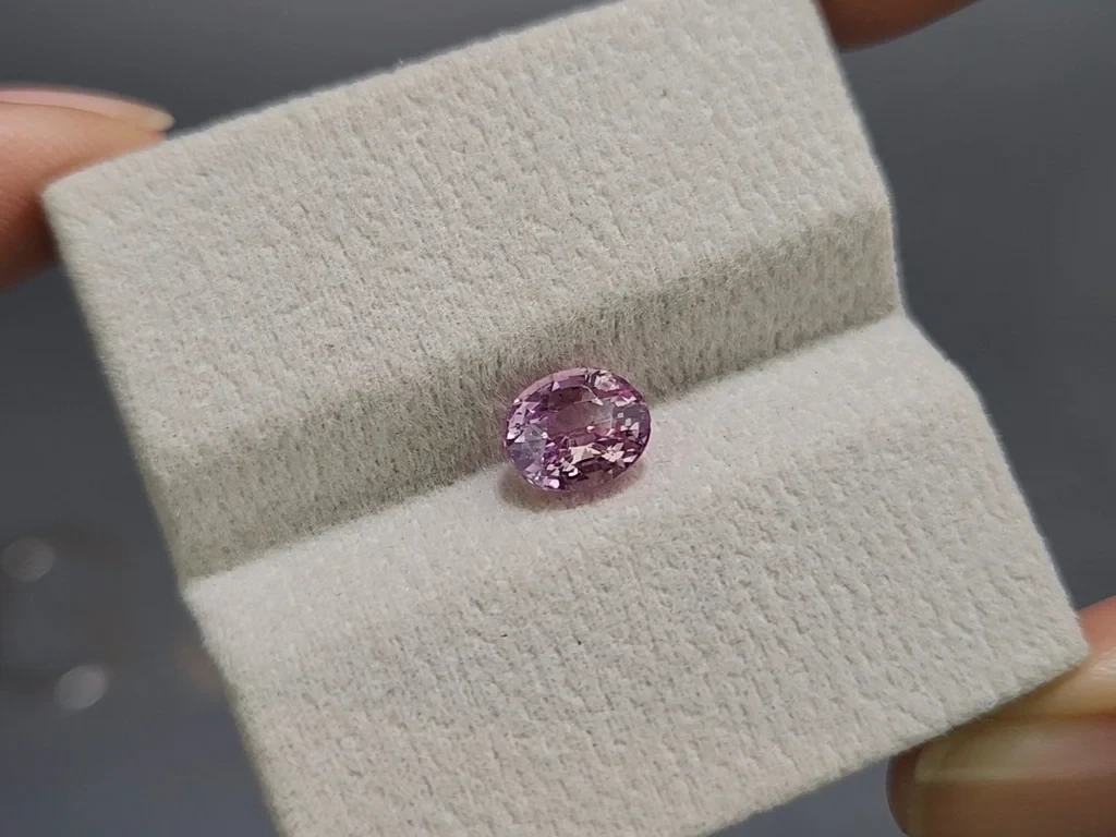 Негретый сапфир Baby Pink в огранке овал 2,05 карат, Шри-Ланка Изображение №4