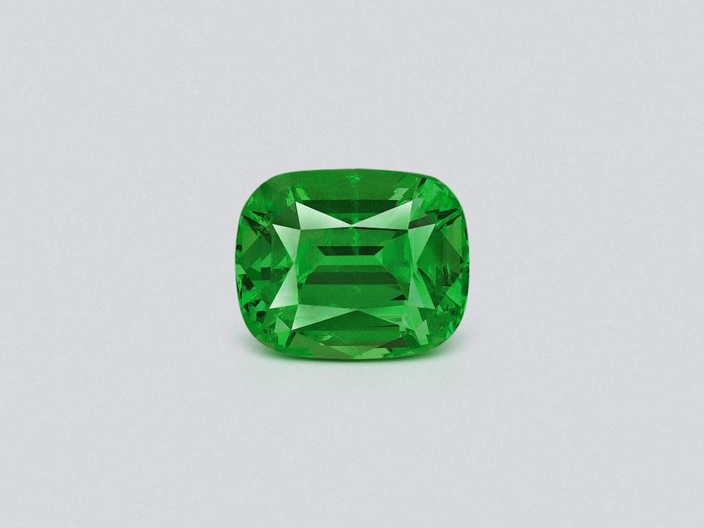 Гранат цаворит Intense Green в огранке кушон 2,83 карата, Танзания  Изображение №1