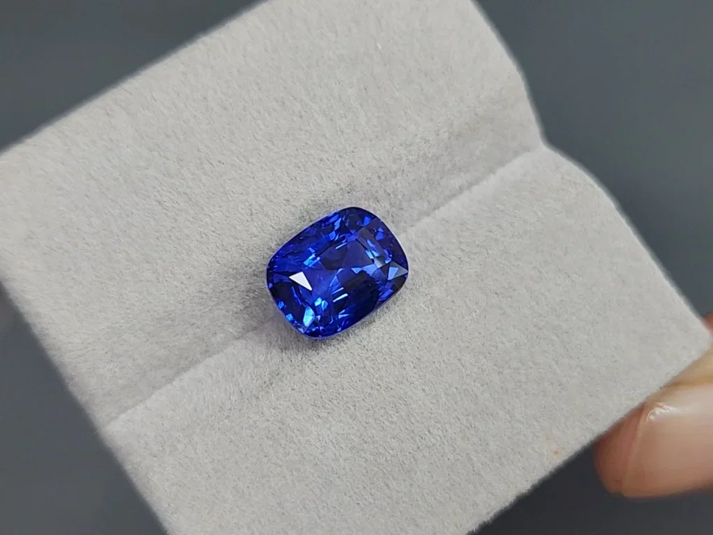 Сапфир Royal Blue в огранке кушон 5,10 карат, Шри-Ланка  Изображение №4