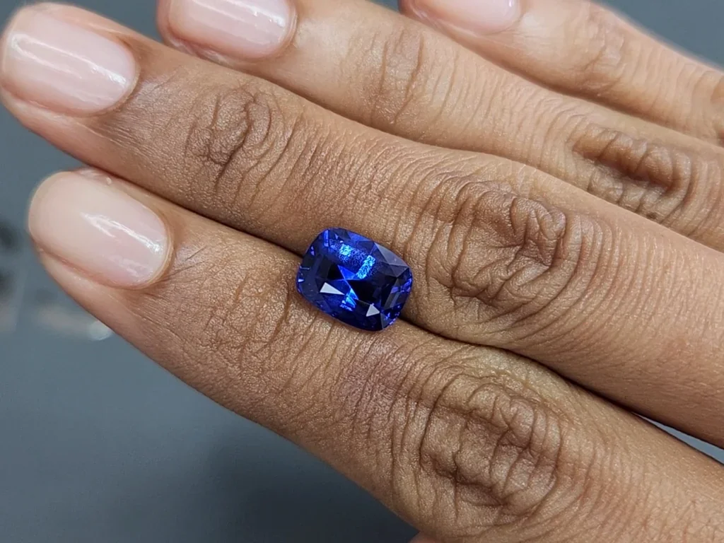 Сапфир Royal Blue в огранке кушон 5,10 карат, Шри-Ланка  Изображение №2