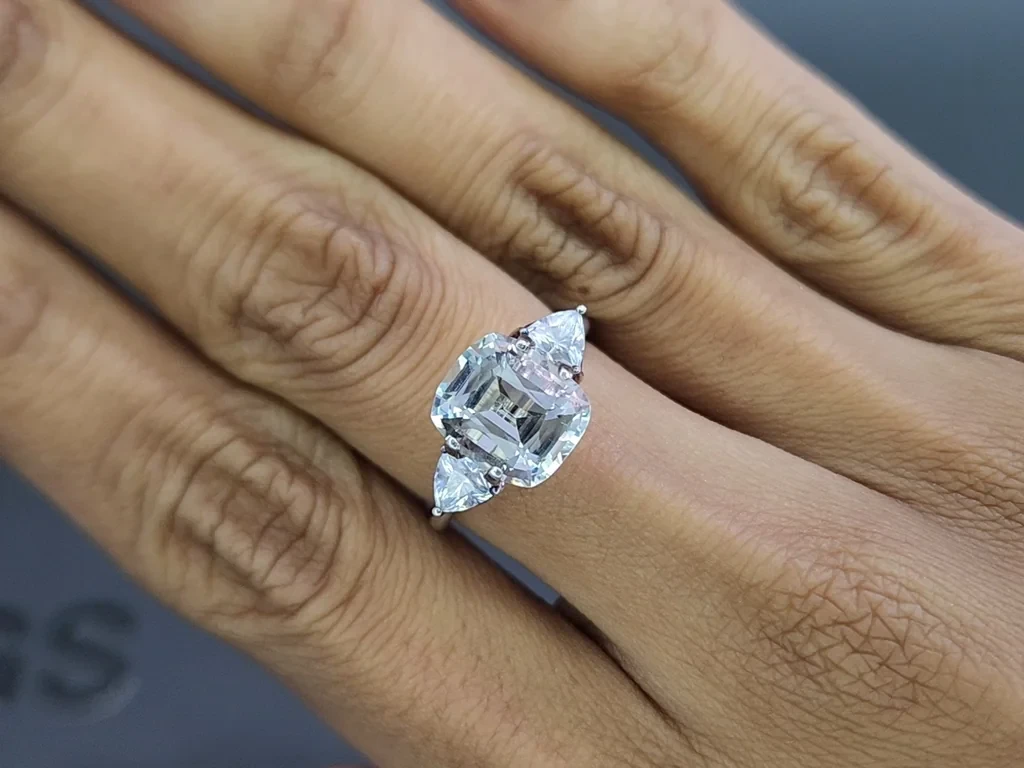 Аквамарин в огранке кушон 2,98 карат, Мадагаскар  Изображение №5