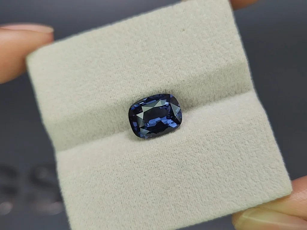 Серо-синяя шпинель в огранке кушон 3,52 карат, Танзания Изображение №4
