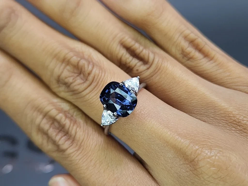 Серо-синяя шпинель в огранке кушон 3,52 карат, Танзания Изображение №5