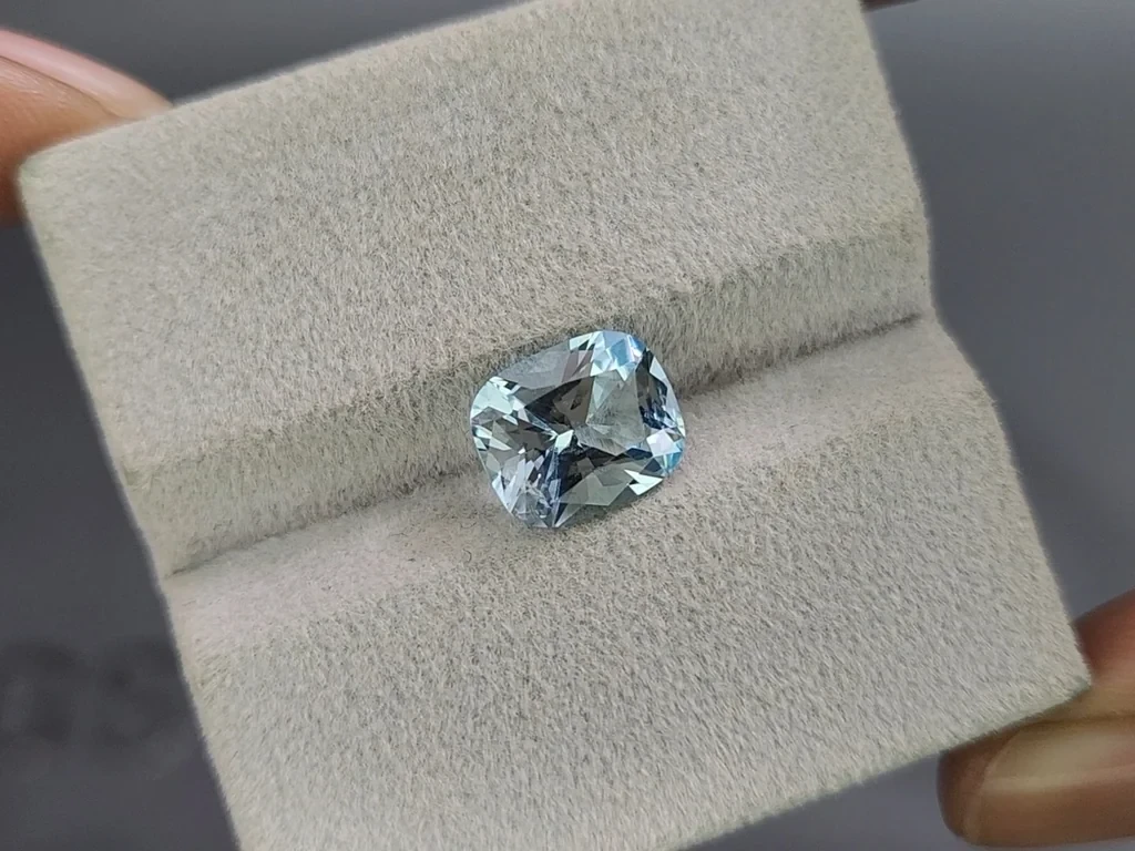 Аквамарин в огранке кушон 2,43 карат, Мадагаскар  Изображение №4