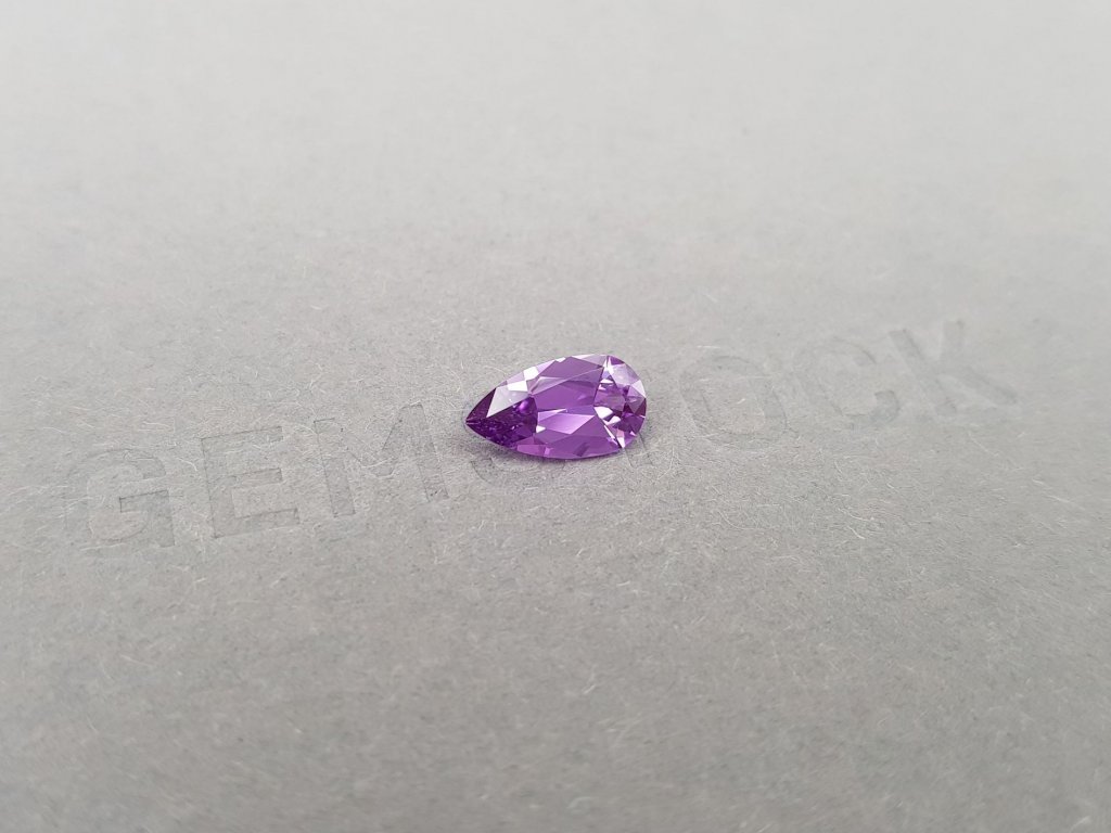 Кольцо с ярко-фиолетовым сапфиром 1,23 карат и бриллиантами в белом золоте 750 пробы Изображение №5