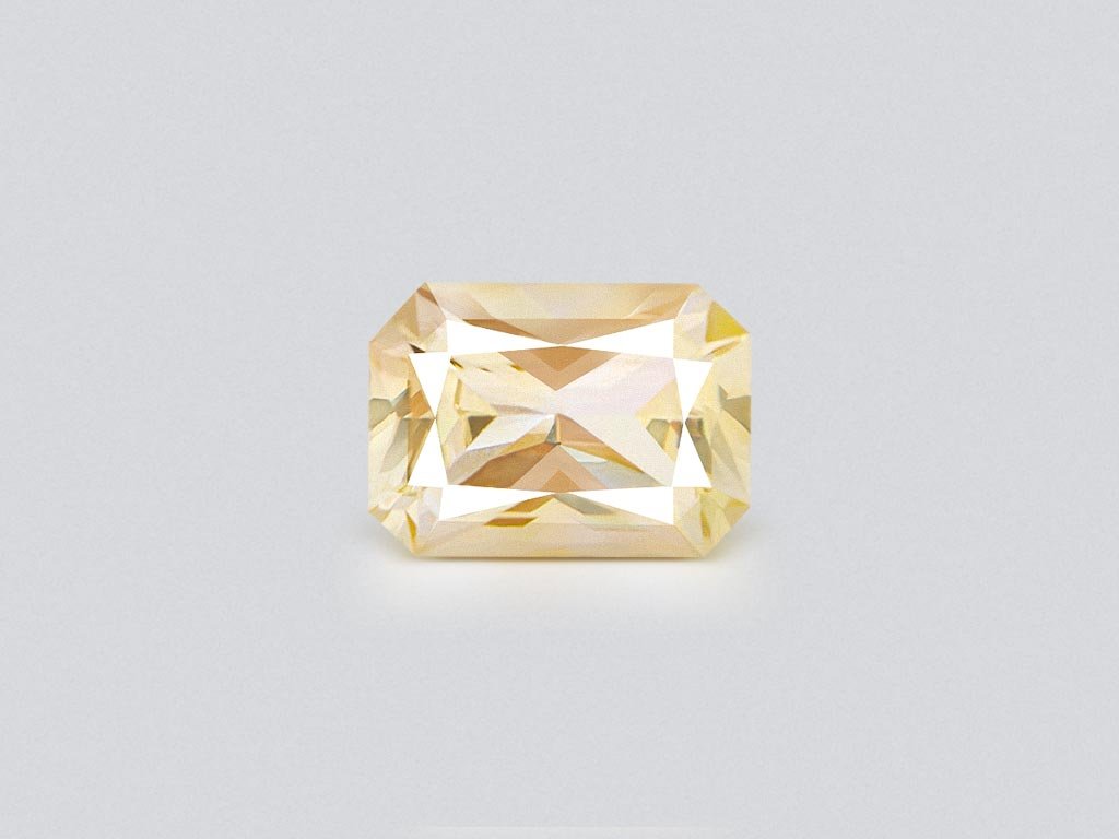 Необлагороженный желтый Pastel Yellow сапфир в огранке радиант 0,97 карата, Мадагаскар Изображение №1