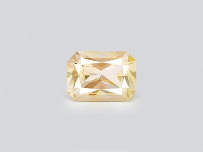 Необлагороженный желтый Pastel Yellow сапфир в огранке радиант 0,97 карата, Мадагаскар photo