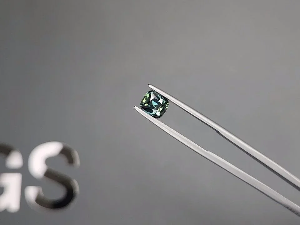 Негретый Teal сапфир в огранке кушон 1,17 карата, Мадагаскар  Изображение №3