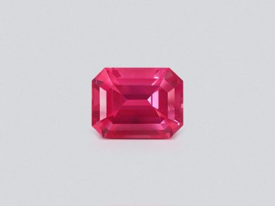 Шпинель Махенге Vivid Pink в огранке октагон 2,63 карата, Танзания  photo