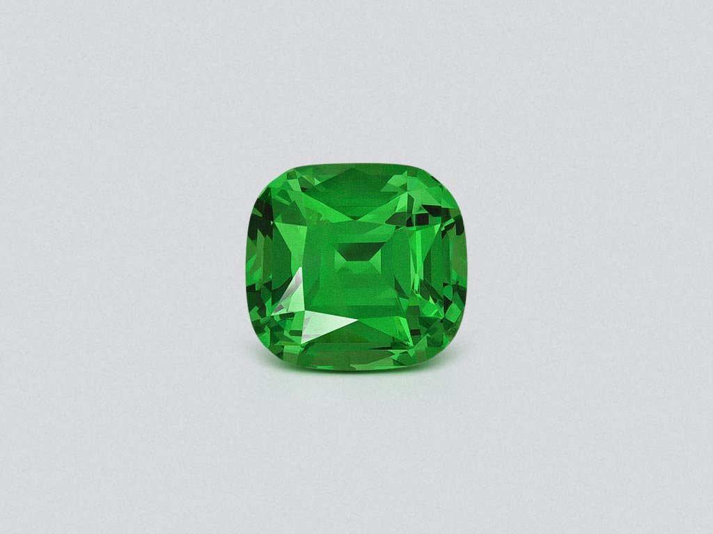 Гранат цаворит Intense Green в огранке кушон 2,67 карата, Танзания  Изображение №1