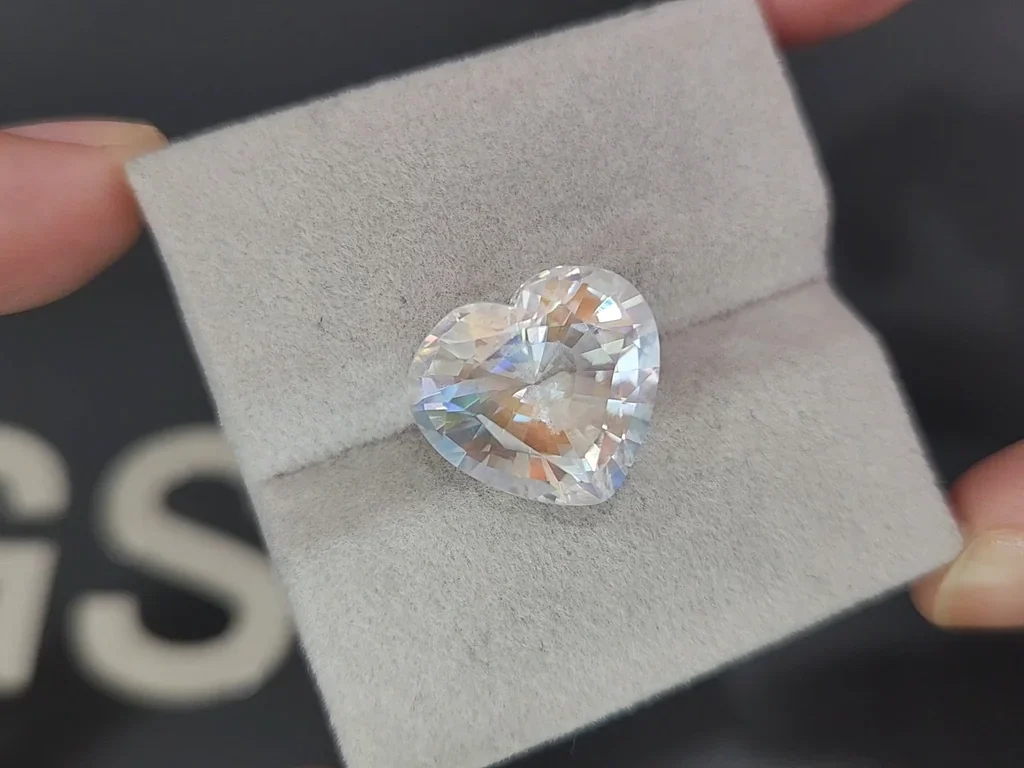 Лунный камень в огранке сердце 10,59 карат, Мадагаскар Изображение №4