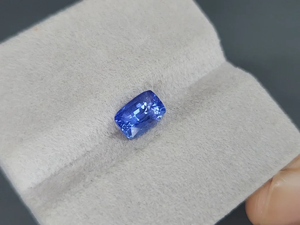 Негретый сапфир Cornflower Blue в огранке кушон 2,02 карат, Шри-Ланка Изображение №4