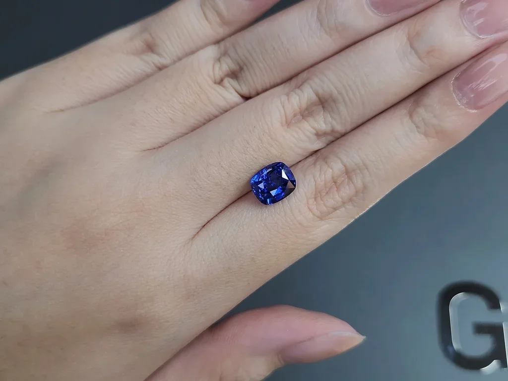 Негретый сапфир Royal Blue в огранке кушон 3,09 карата, Шри-Ланка Изображение №2