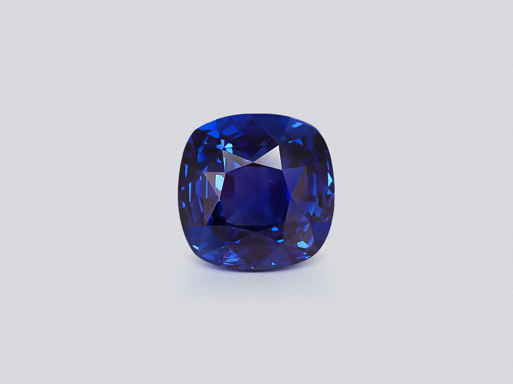 Негретый сапфир Royal Blue в огранке кушон 7,09 карата, Мадагаскар Изображение №1