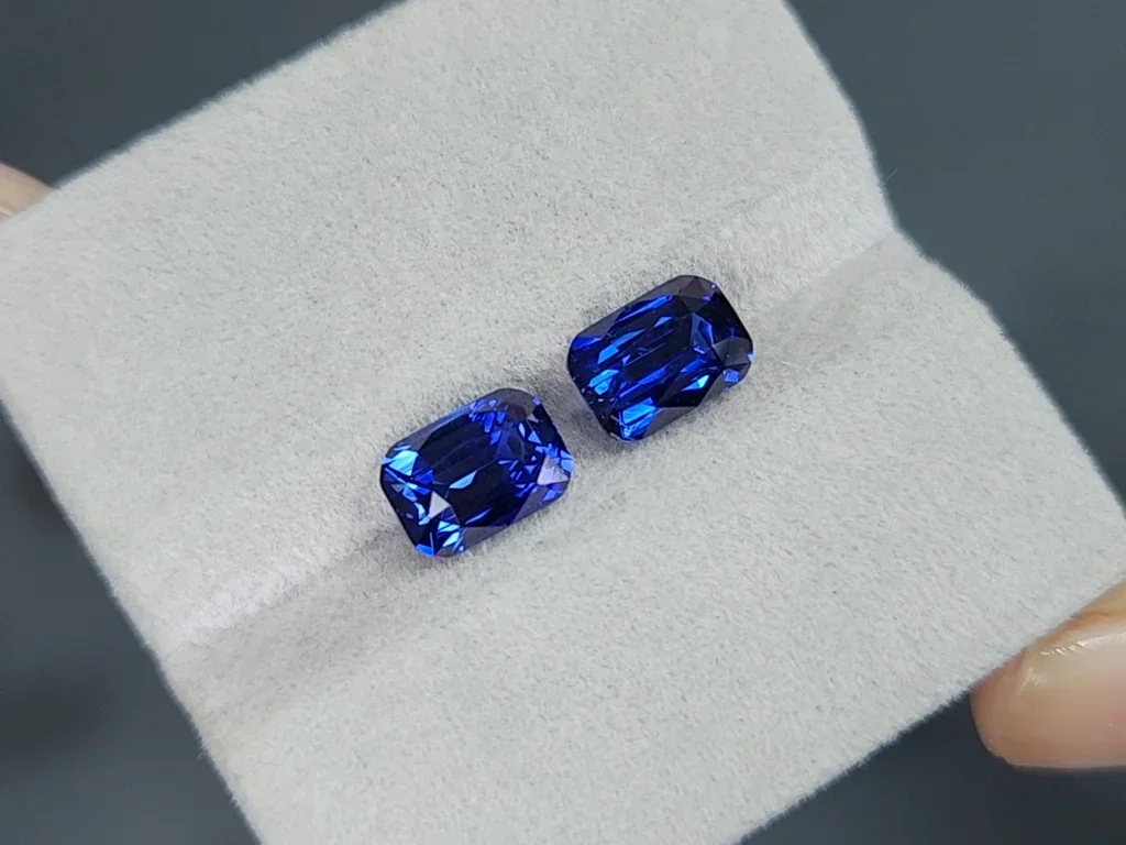 Пара сапфиров Royal Blue в огранке кушон 5,40 карат, Шри-Ланка Изображение №4