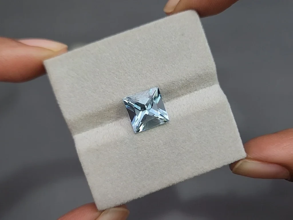 Аквамарин в огранке принцесса 3,53 карат, Мадагаскар  Изображение №4