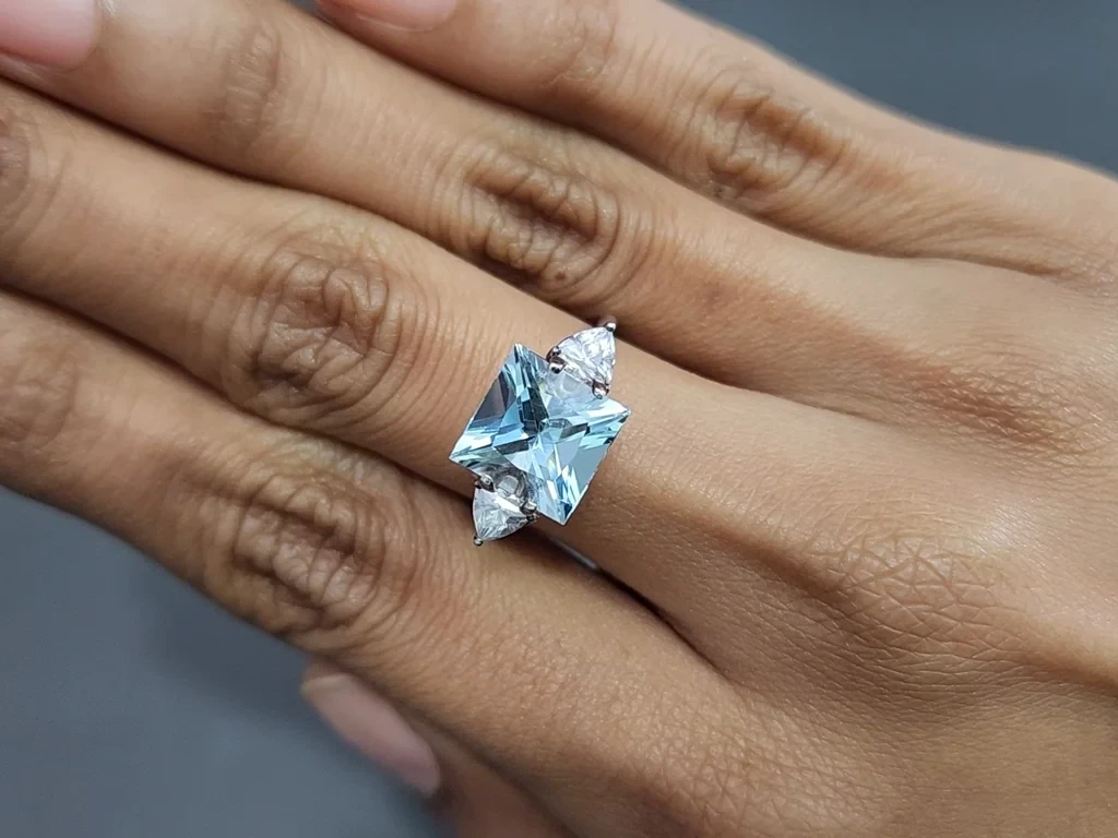 Аквамарин в огранке принцесса 3,53 карат, Мадагаскар  Изображение №5