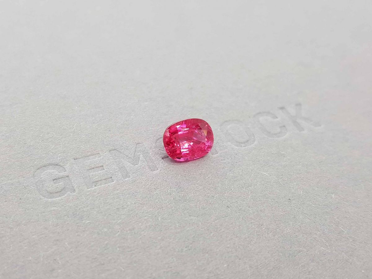 Яркая розовато-красная шпинель Махенге 1,70 карат, GFCO фото №3