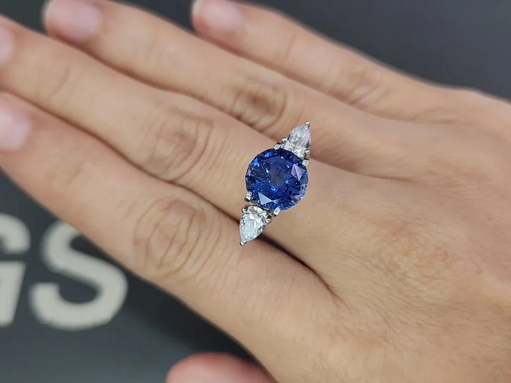 Синий сапфир Cornflower Blue в огранке круг 4,14 карат, Шри-Ланка Изображение №5