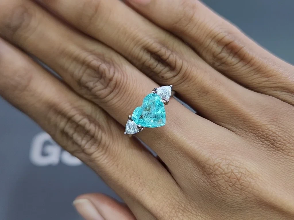 Неоновый турмалин Параиба в огранке сердце 3,05 карат, Мозамбик Изображение №5